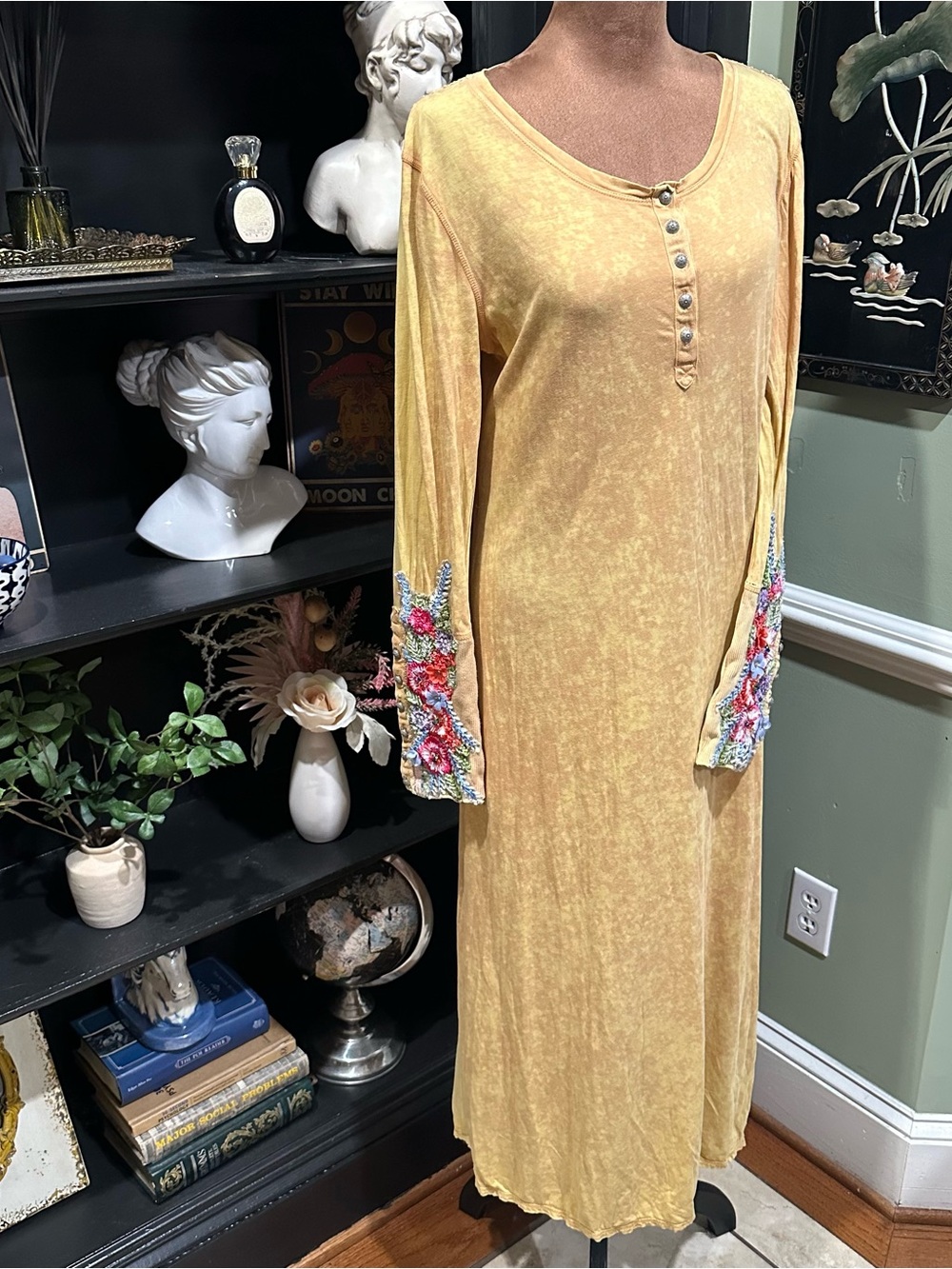 Aratta Silent Journey Bleach‑Dyed Floral Embroidered Dress – Size Small